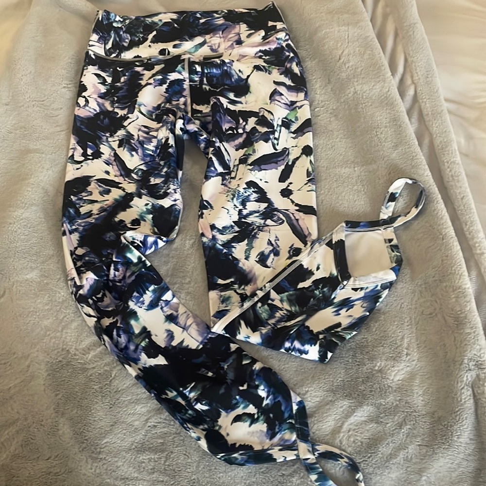 Athletic pants